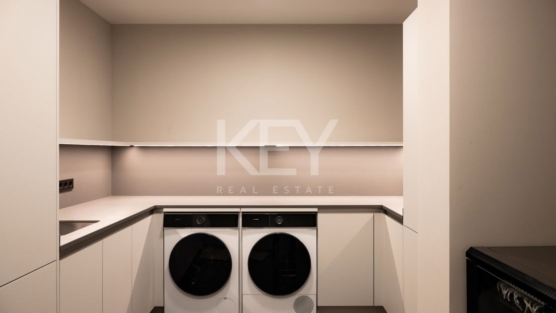 Современная вилла-шедевр у моря в Касабланке, Золотая Миля Марбельи