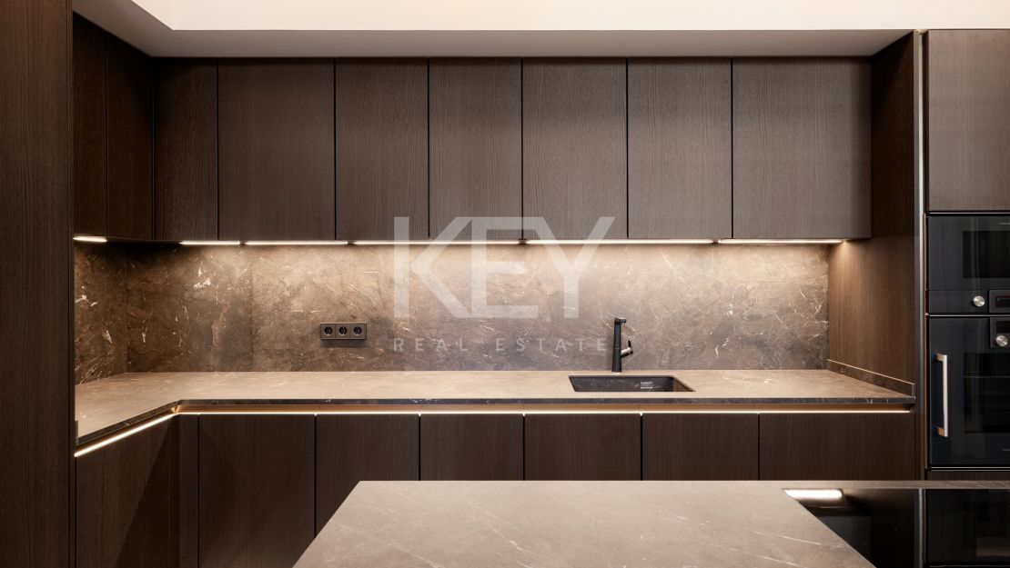 Современная вилла-шедевр у моря в Касабланке, Золотая Миля Марбельи