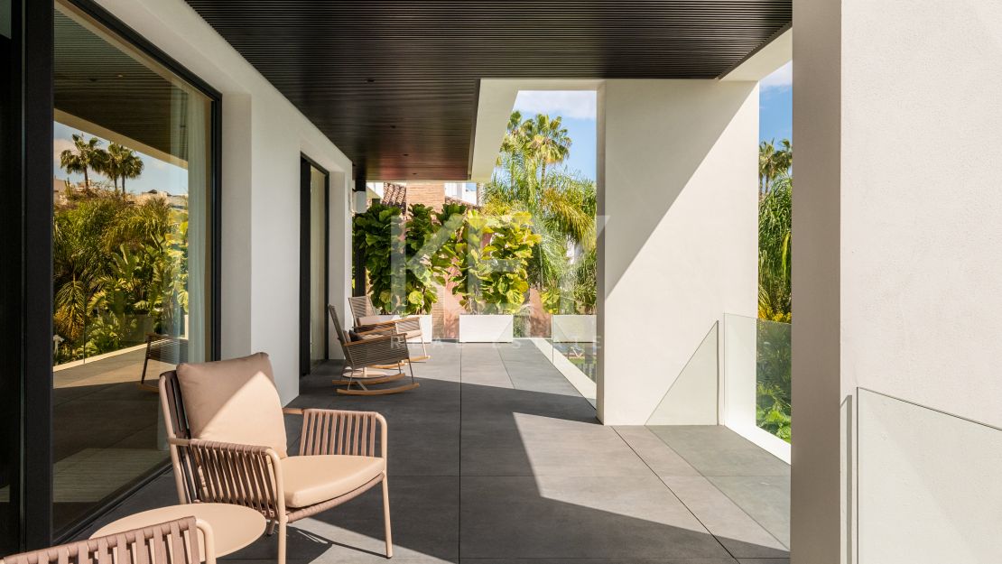 Современная вилла-шедевр у моря в Касабланке, Золотая Миля Марбельи