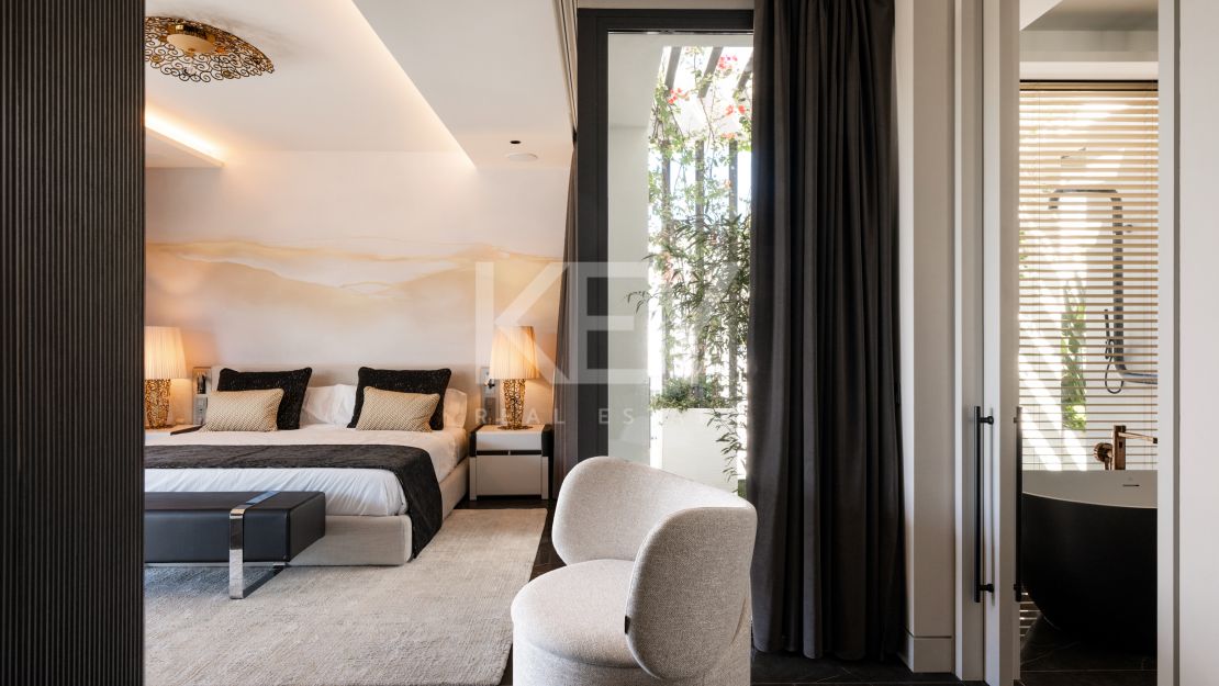 Современная вилла-шедевр у моря в Касабланке, Золотая Миля Марбельи