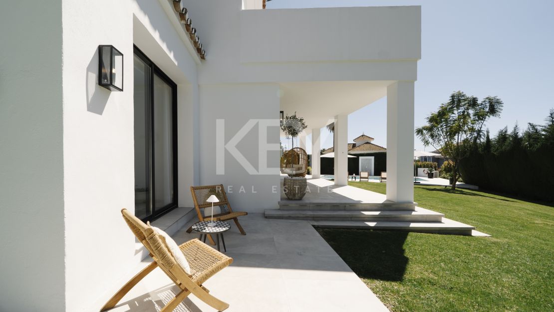 Современная семейная вилла с видом на гольф в самом сердце Нуэва Андалусия