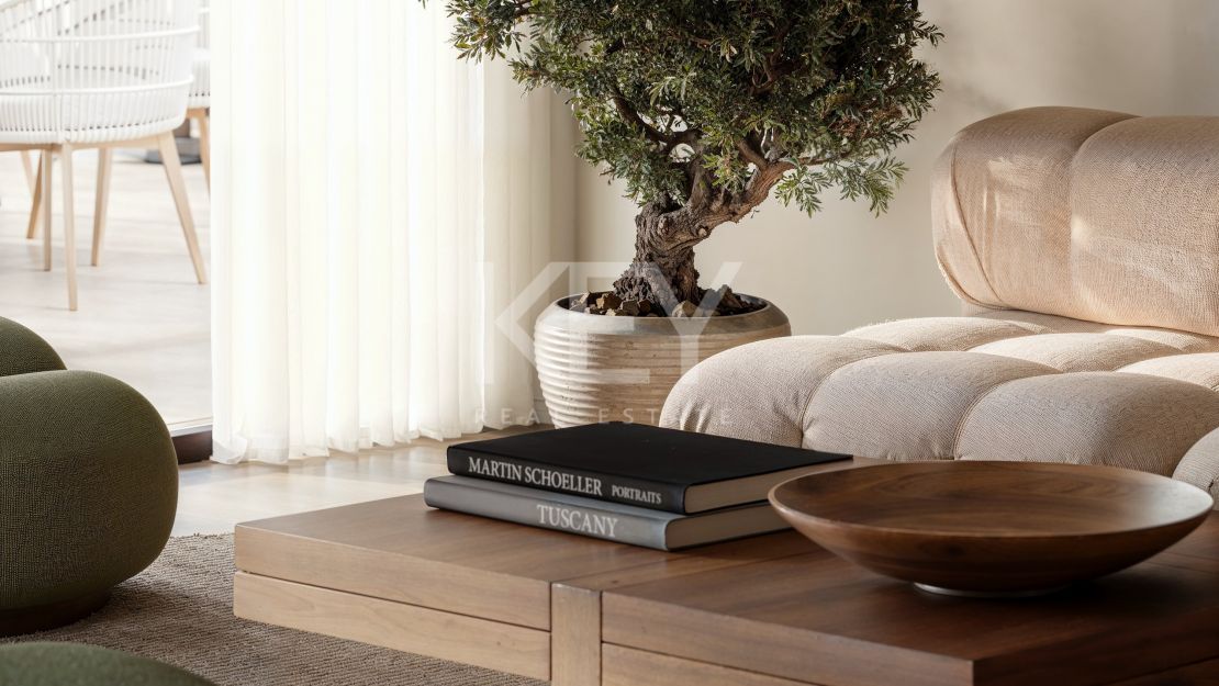 Элегантная дизайнерская вилла с видом на море и частным СПА в Нуэва Андалусия