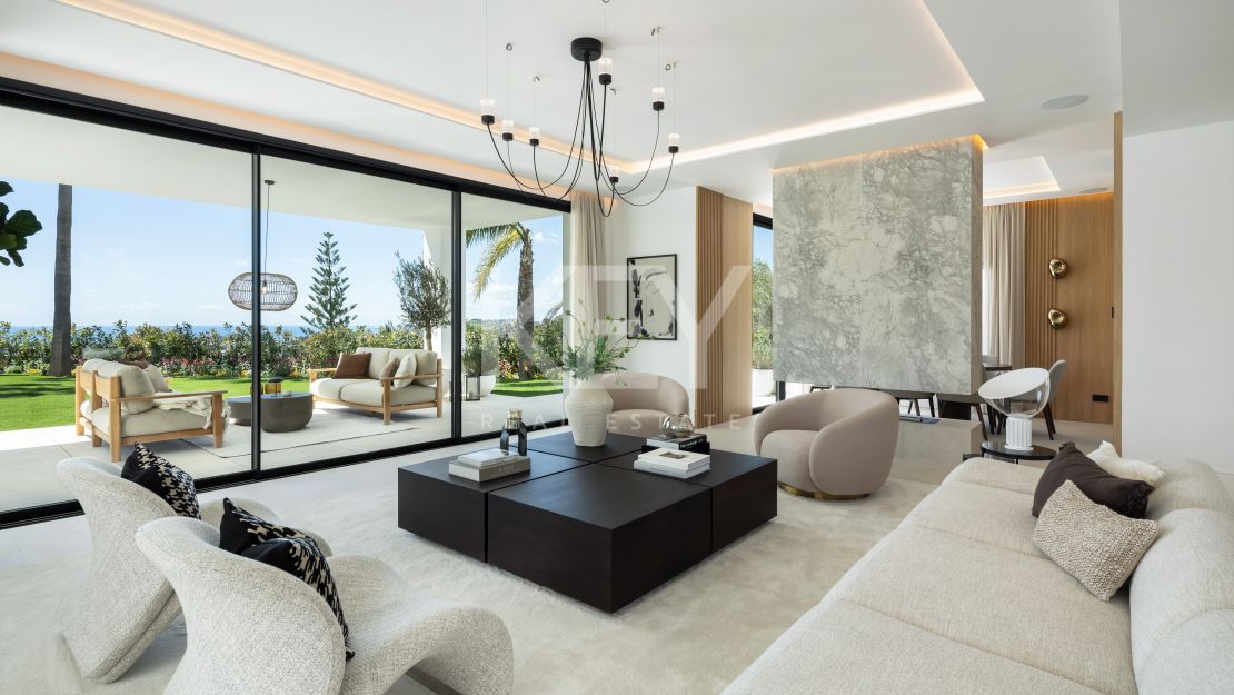 Villa de elegancia moderna con vistas panorámicas en Los Arqueros, Benahavís