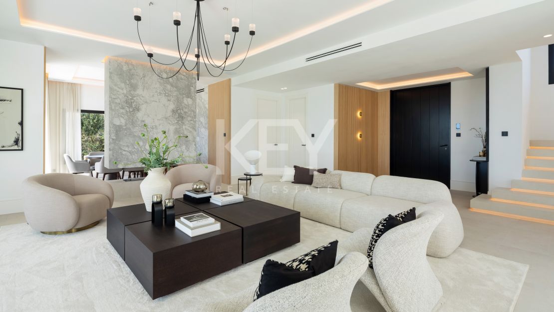 Villa de elegancia moderna con vistas panorámicas en Los Arqueros, Benahavís