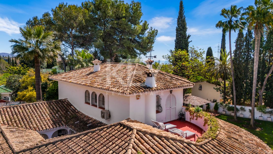 Элегантная вилла с шестью спальнями в Рочио де Нагуэлес, Золотая Миля Марбельи