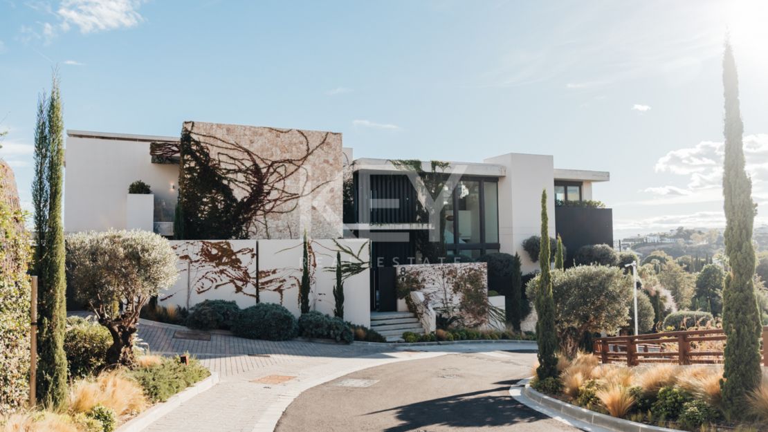 Исключительная современная вилла с панорамным видом на море в Ла Кинта, Бенахавис