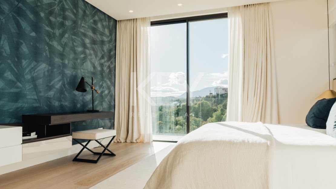 Исключительная современная вилла с панорамным видом на море в Ла Кинта, Бенахавис