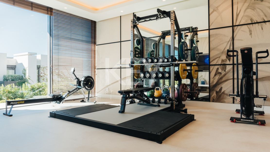 Исключительная современная вилла с панорамным видом на море в Ла Кинта, Бенахавис