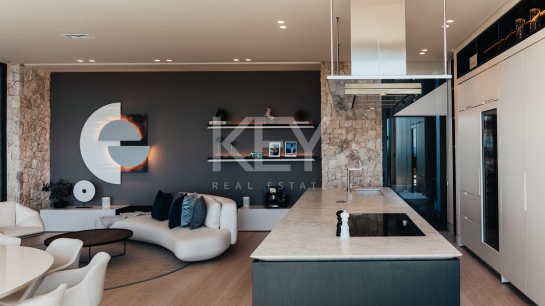 Исключительная современная вилла с панорамным видом на море в Ла Кинта, Бенахавис