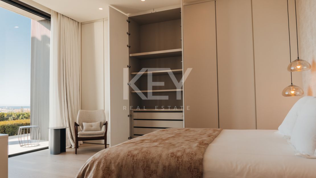 Исключительная современная вилла с панорамным видом на море в Ла Кинта, Бенахавис