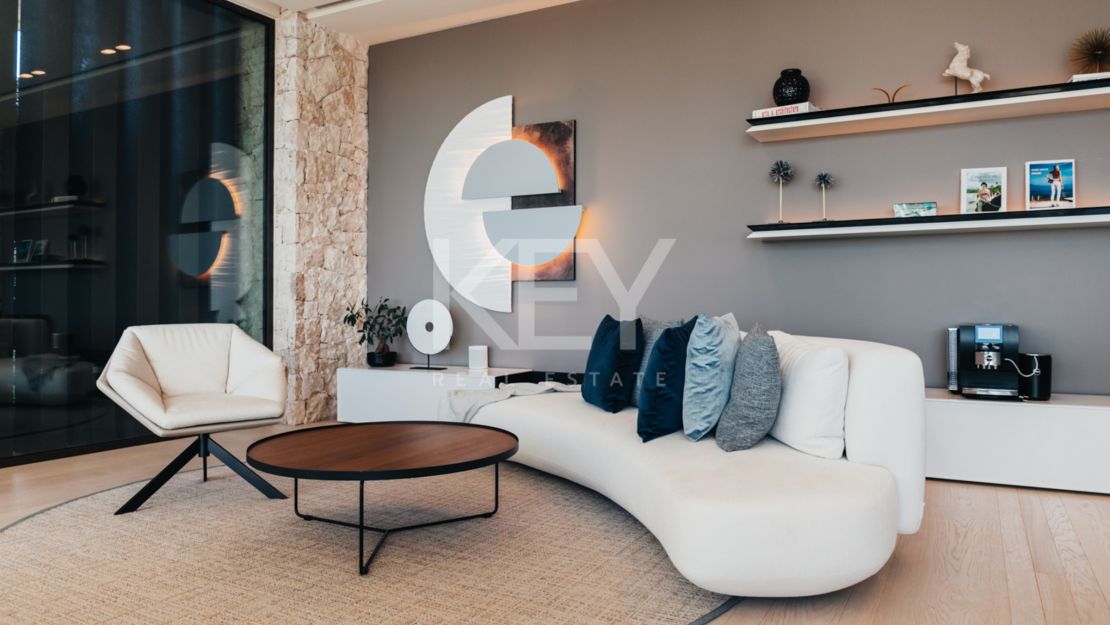 Исключительная современная вилла с панорамным видом на море в Ла Кинта, Бенахавис