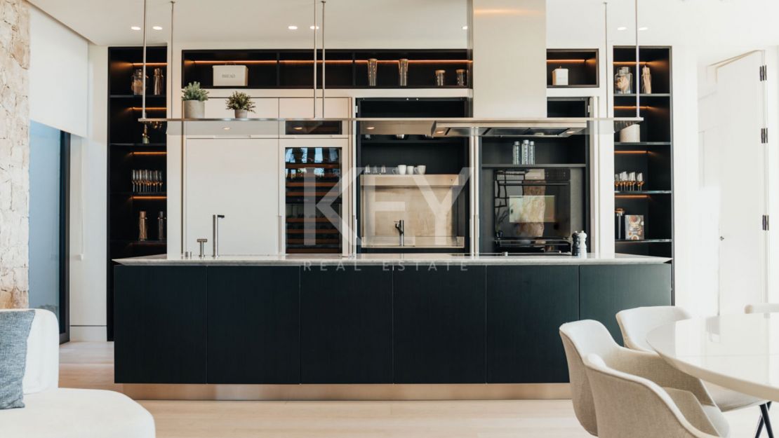 Исключительная современная вилла с панорамным видом на море в Ла Кинта, Бенахавис