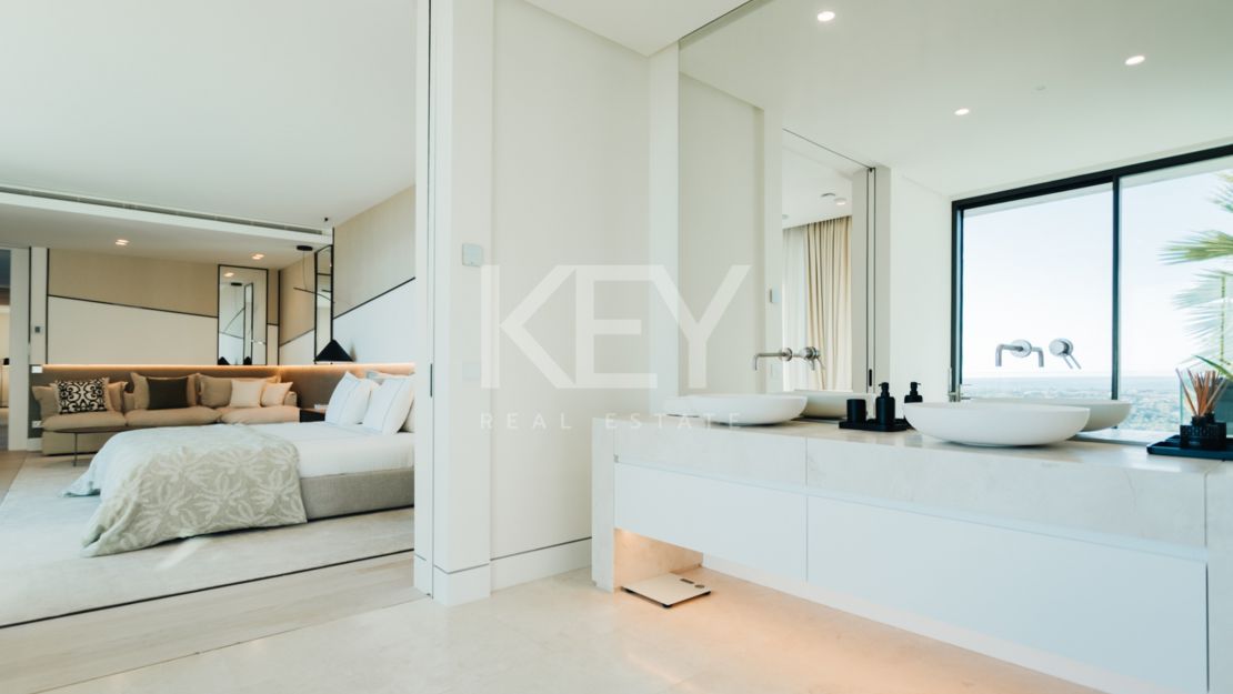 Исключительная современная вилла с панорамным видом на море в Ла Кинта, Бенахавис