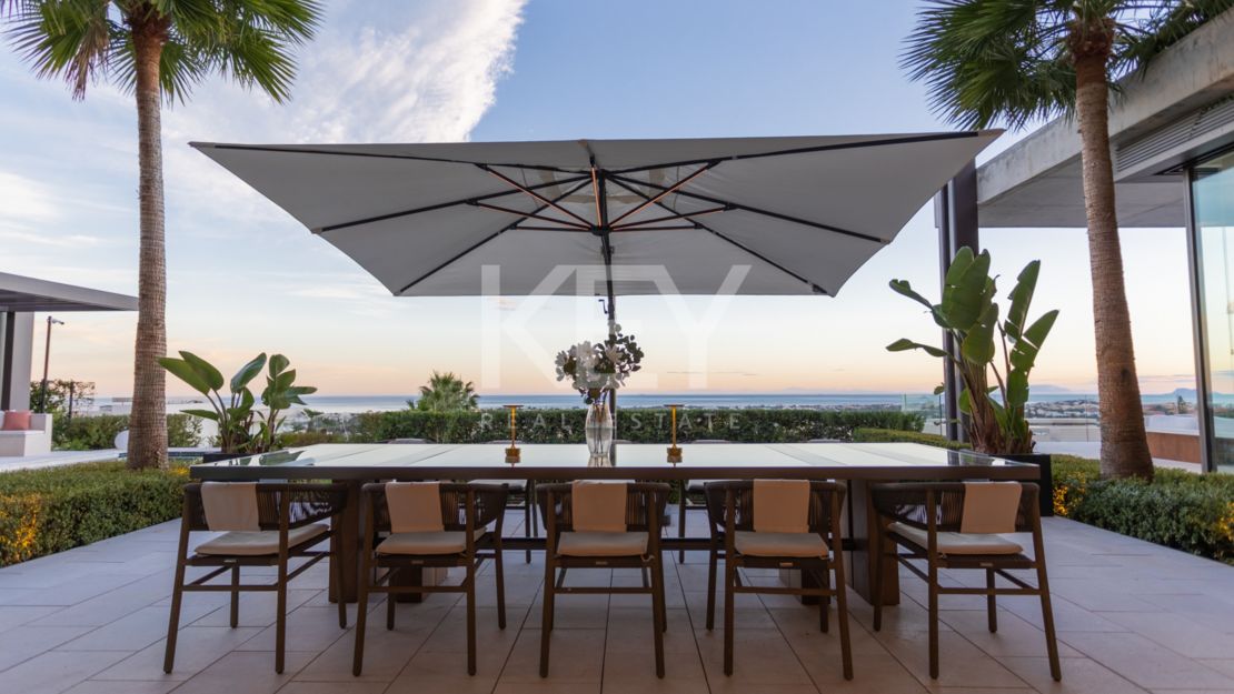 Исключительная современная вилла с панорамным видом на море в Ла Кинта, Бенахавис