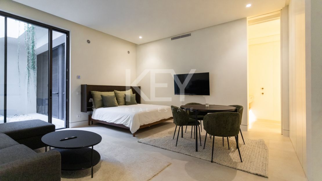 Исключительная современная вилла с панорамным видом на море в Ла Кинта, Бенахавис