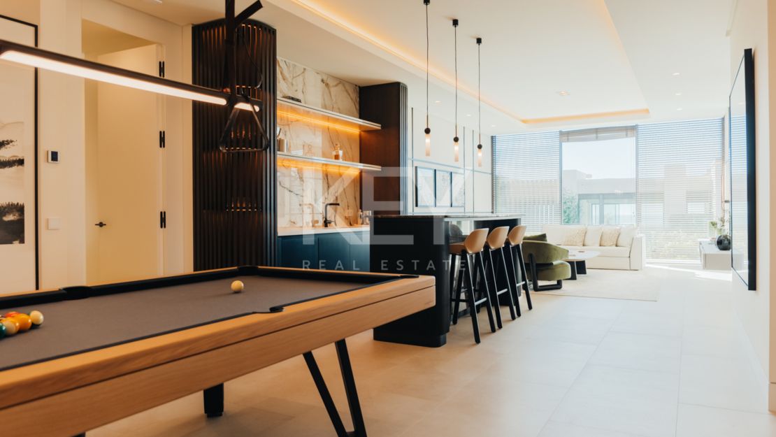 Исключительная современная вилла с панорамным видом на море в Ла Кинта, Бенахавис