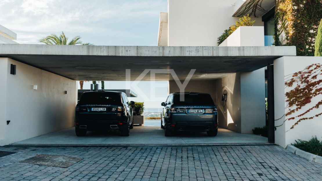 Исключительная современная вилла с панорамным видом на море в Ла Кинта, Бенахавис