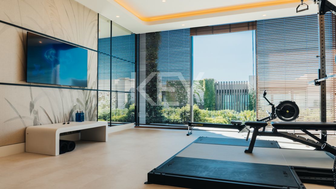 Исключительная современная вилла с панорамным видом на море в Ла Кинта, Бенахавис