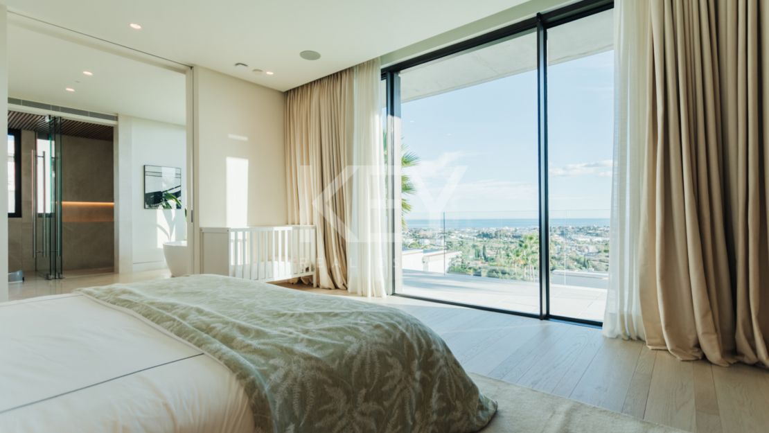 Исключительная современная вилла с панорамным видом на море в Ла Кинта, Бенахавис