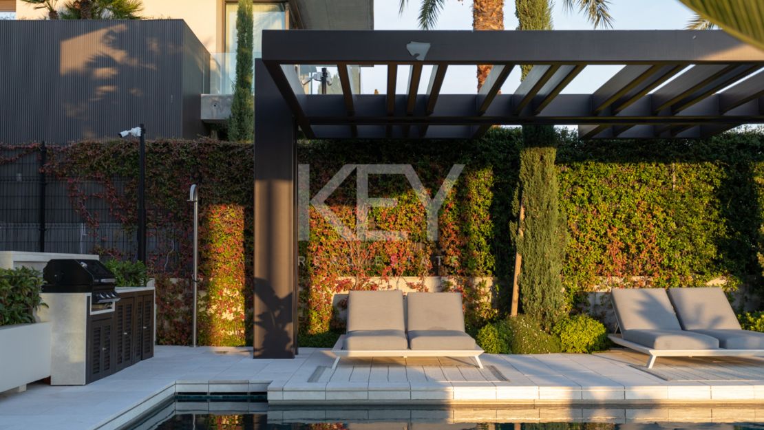 Исключительная современная вилла с панорамным видом на море в Ла Кинта, Бенахавис