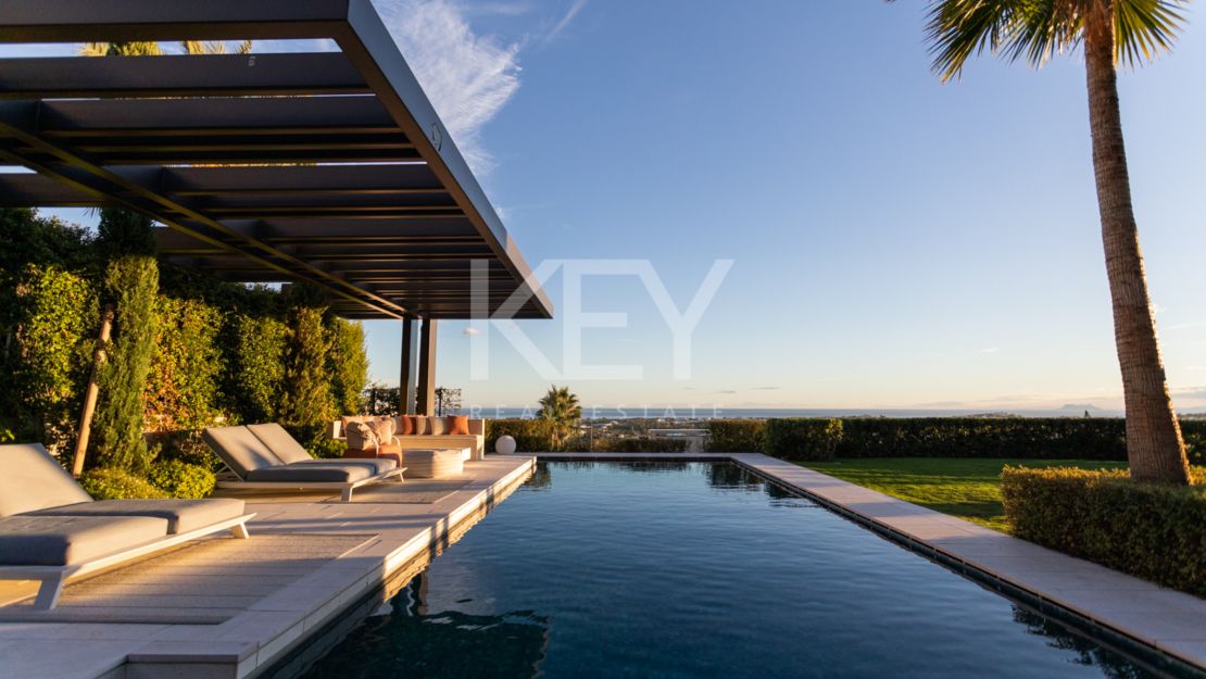 Исключительная современная вилла с панорамным видом на море в Ла Кинта, Бенахавис