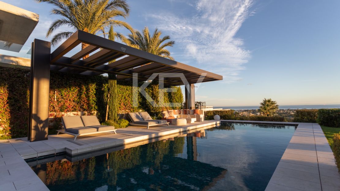 Исключительная современная вилла с панорамным видом на море в Ла Кинта, Бенахавис