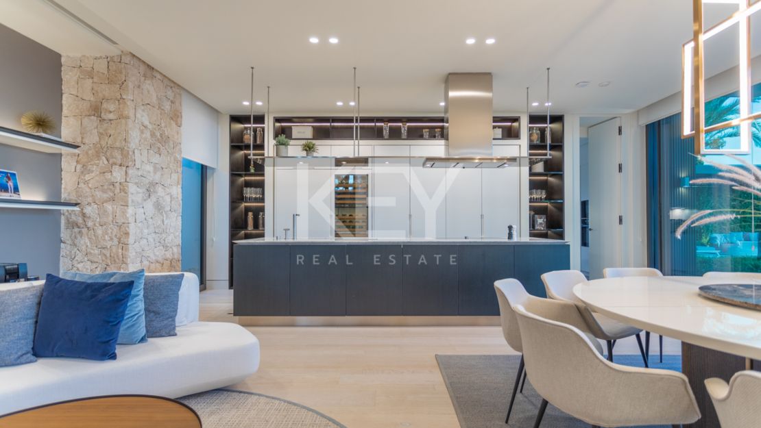 Исключительная современная вилла с панорамным видом на море в Ла Кинта, Бенахавис