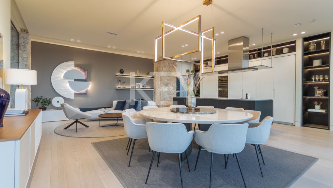 Исключительная современная вилла с панорамным видом на море в Ла Кинта, Бенахавис