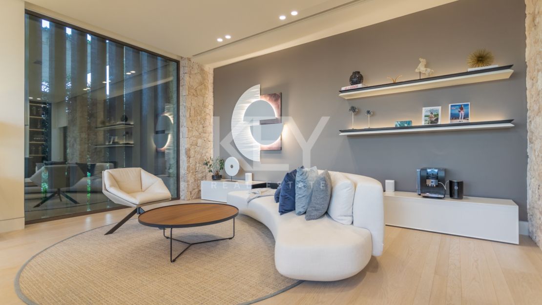 Исключительная современная вилла с панорамным видом на море в Ла Кинта, Бенахавис