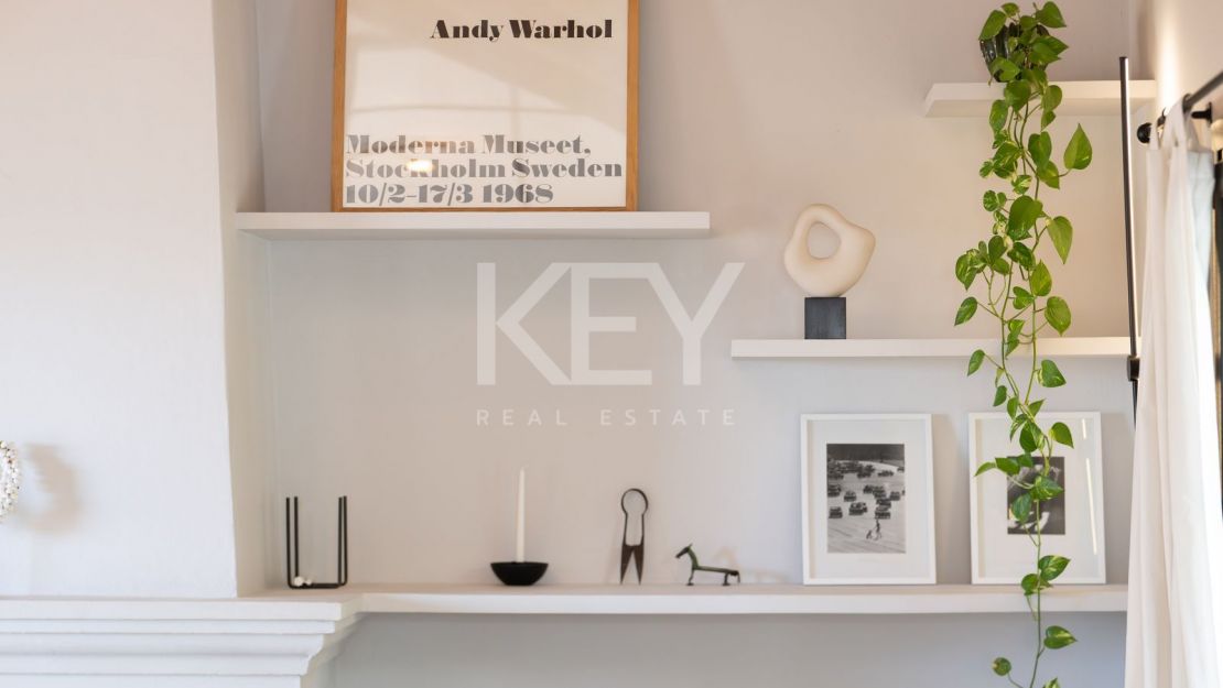 Стильный таунхаус с 4 спальнями — андалусская душа и нордическая элегантность на Золотой Миле Марбельи