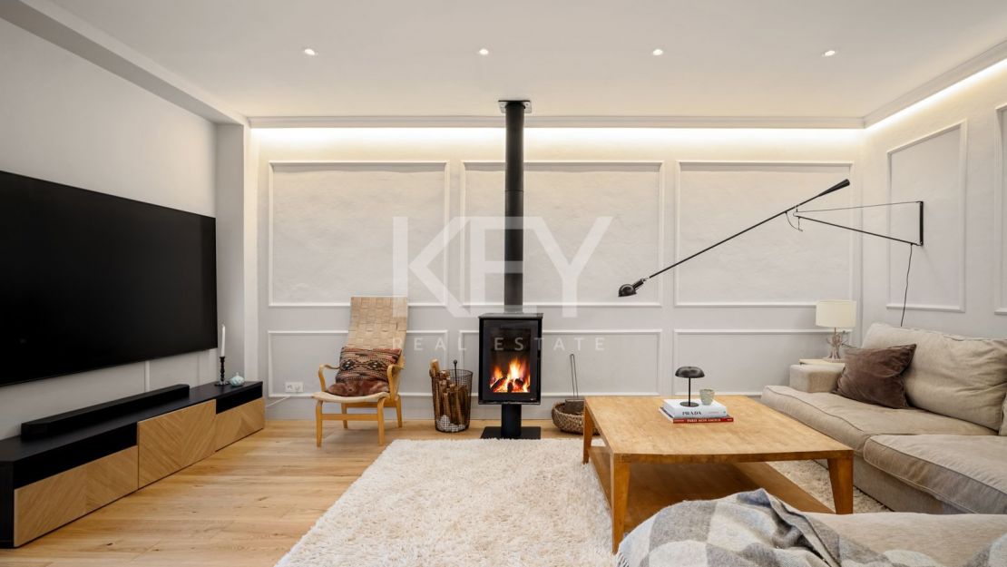 Стильный таунхаус с 4 спальнями — андалусская душа и нордическая элегантность на Золотой Миле Марбельи