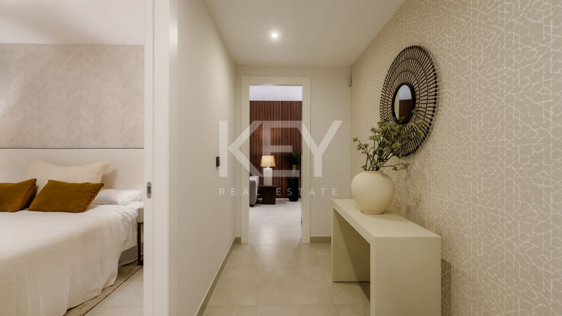 Moderna villa pareada a pasos de la playa en Banus Bay, Marbella