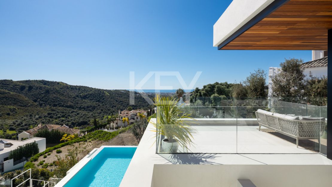 Obra maestra de nueva construcción: Villa con vistas al mar en Lomas de La Quinta, Benahavís