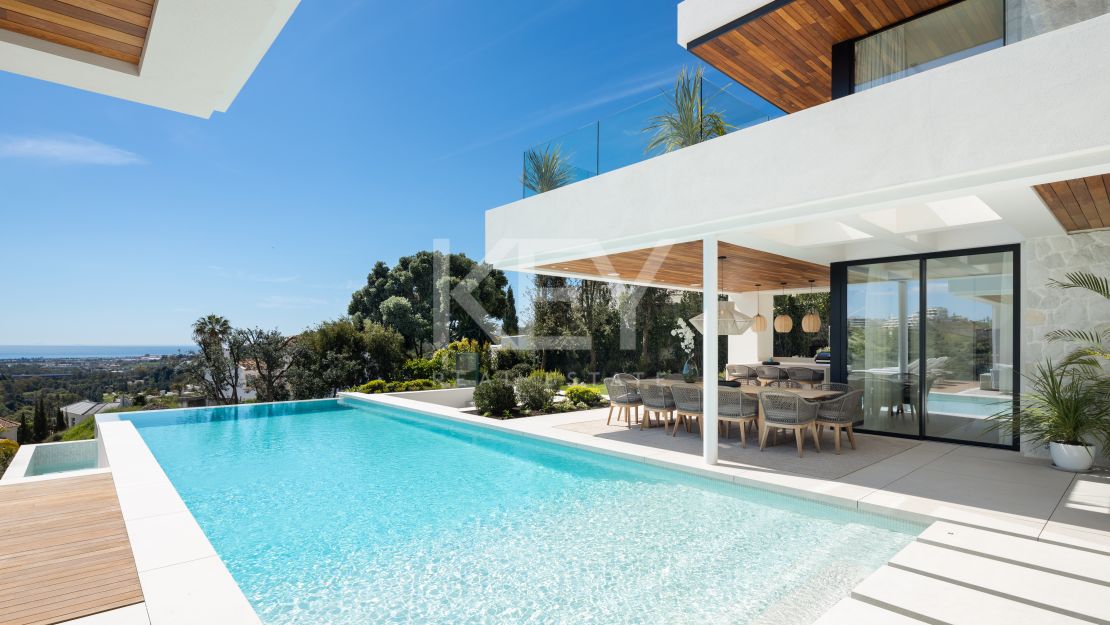Obra maestra de nueva construcción: Villa con vistas al mar en Lomas de La Quinta, Benahavís