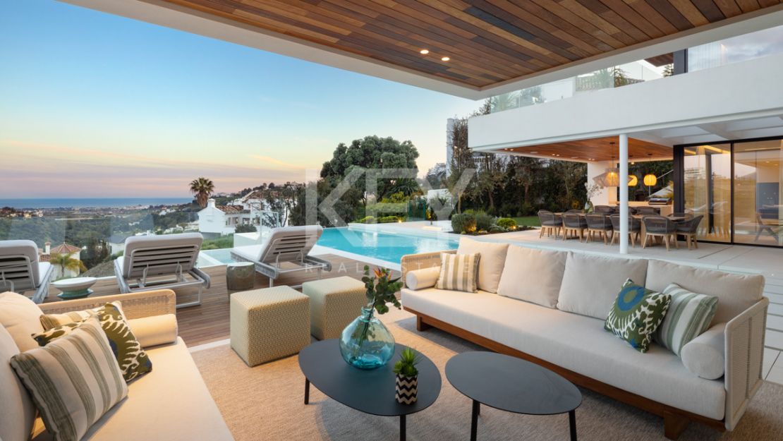 Obra maestra de nueva construcción: Villa con vistas al mar en Lomas de La Quinta, Benahavís