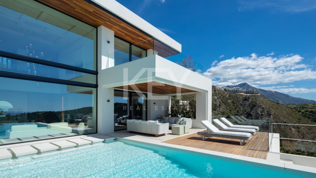 Obra maestra de nueva construcción: Villa con vistas al mar en Lomas de La Quinta, Benahavís