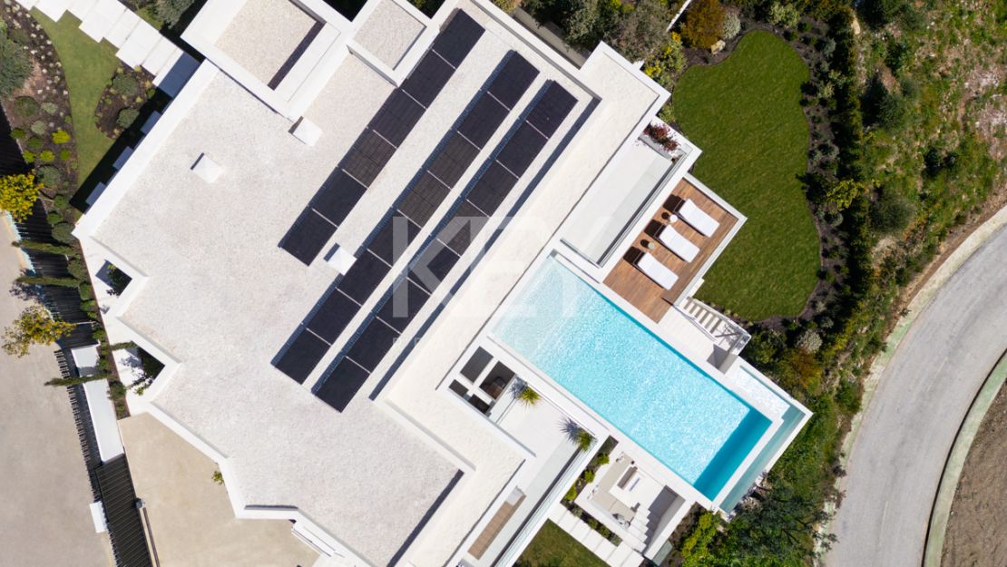 Obra maestra de nueva construcción: Villa con vistas al mar en Lomas de La Quinta, Benahavís