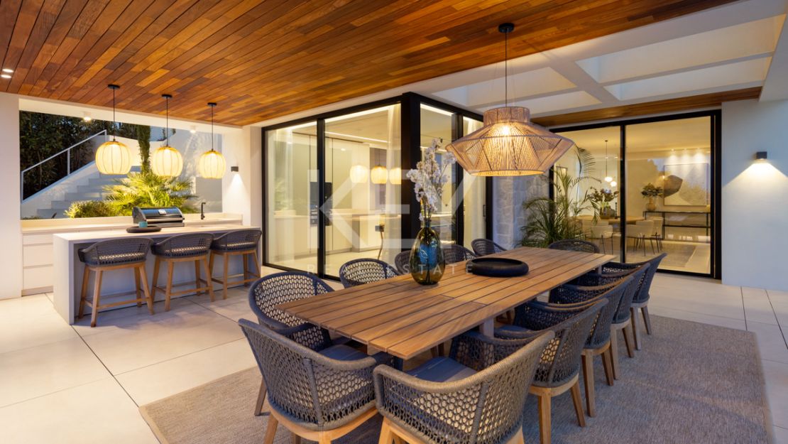 Obra maestra de nueva construcción: Villa con vistas al mar en Lomas de La Quinta, Benahavís