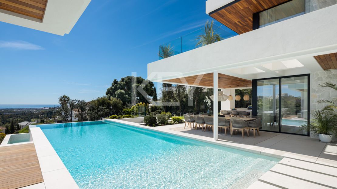 Obra maestra de nueva construcción: Villa con vistas al mar en Lomas de La Quinta, Benahavís