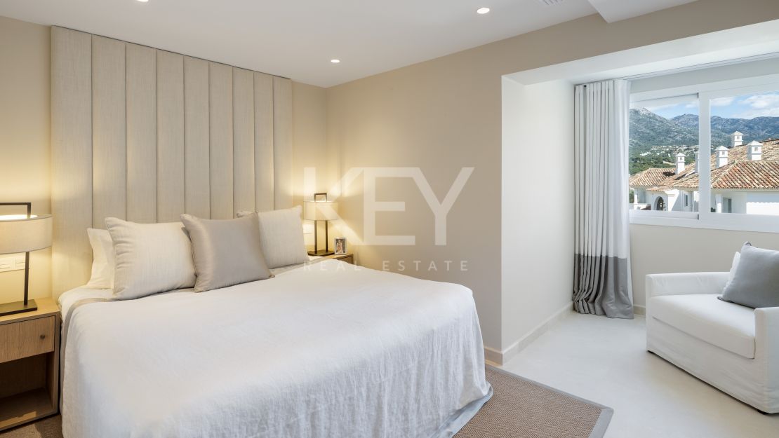 Изысканные двухуровневые апартаменты с дизайнерской отделкой в Monte Paraíso, Золотая Миля Марбельи