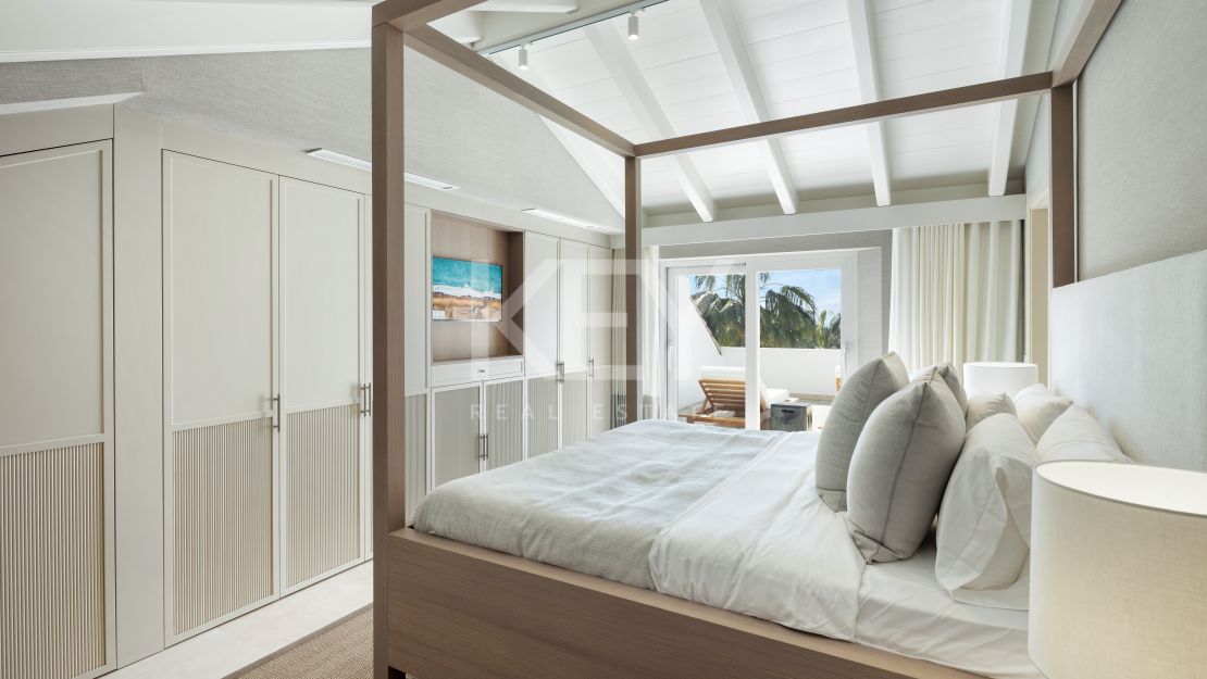 Изысканные двухуровневые апартаменты с дизайнерской отделкой в Monte Paraíso, Золотая Миля Марбельи