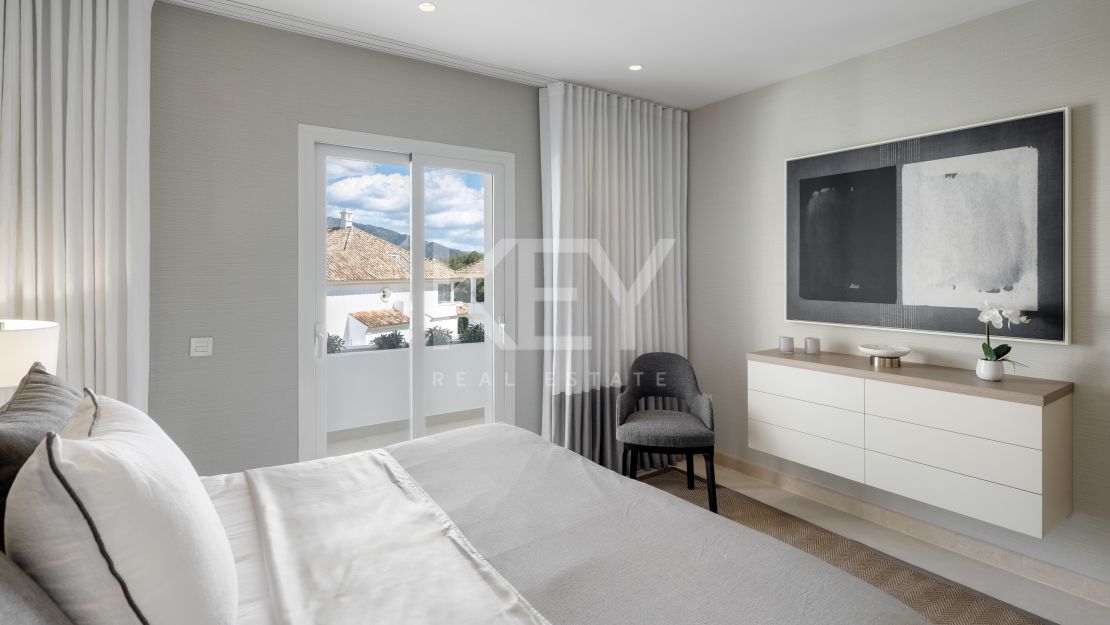 Изысканные двухуровневые апартаменты с дизайнерской отделкой в Monte Paraíso, Золотая Миля Марбельи