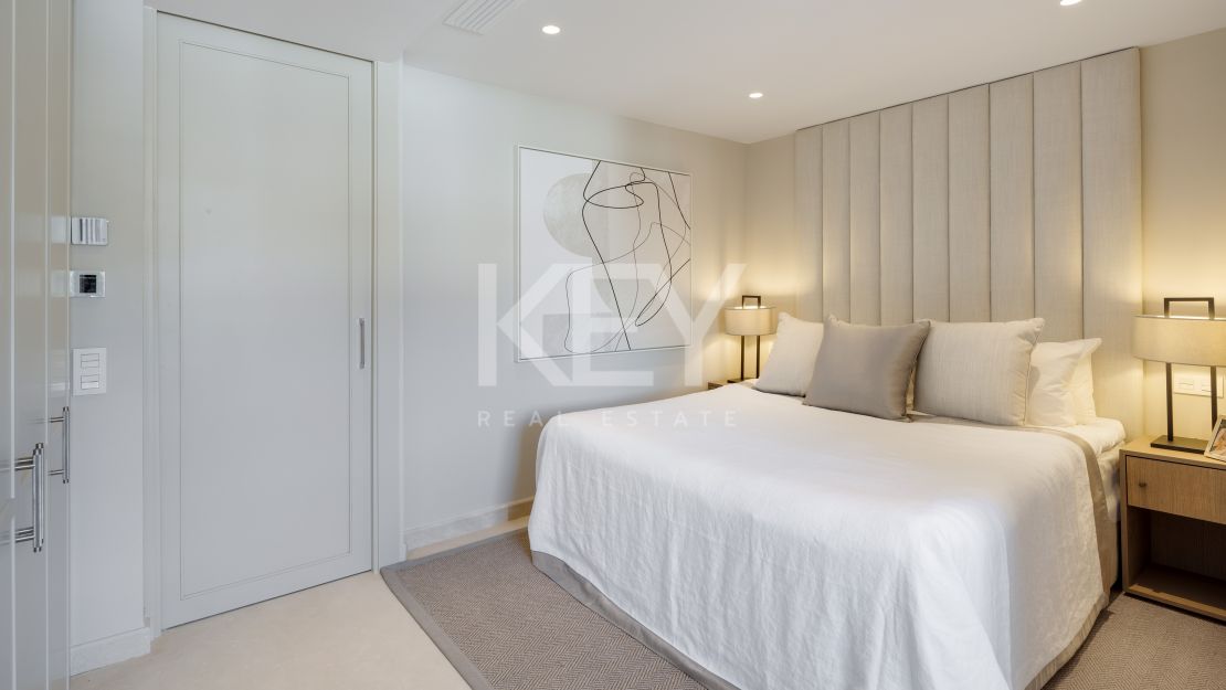 Изысканные двухуровневые апартаменты с дизайнерской отделкой в Monte Paraíso, Золотая Миля Марбельи