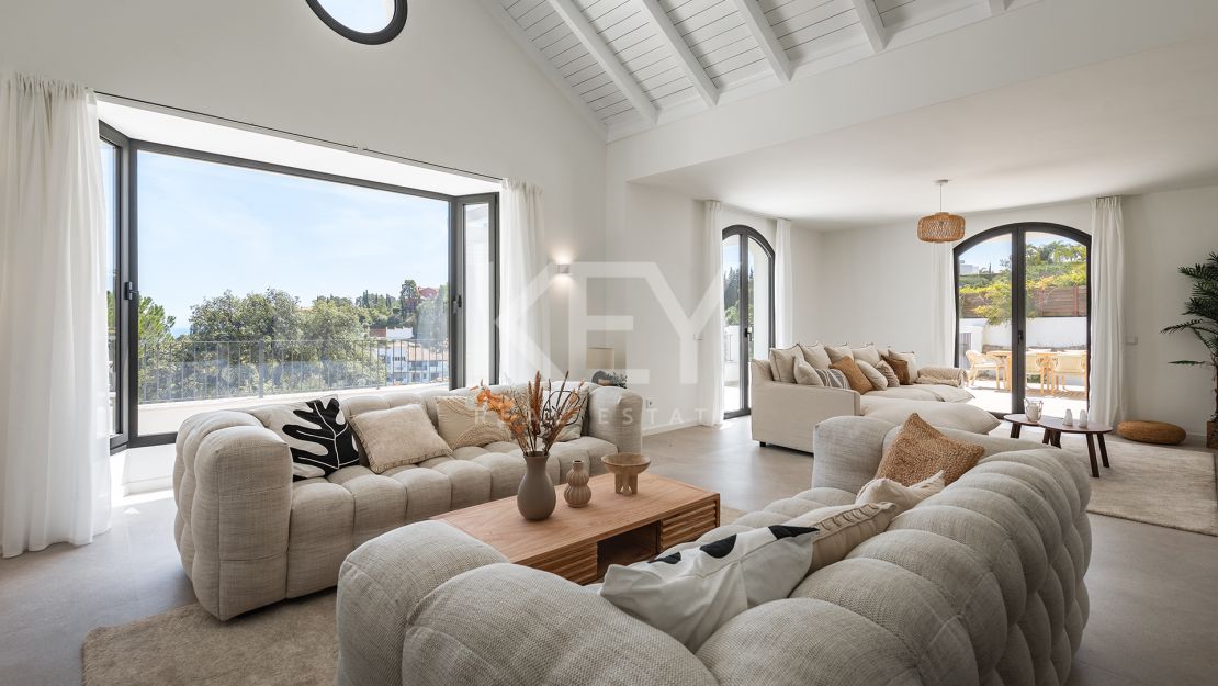 Elegante Villa reformada con vistas al mar en El Madroñal, Benahavís