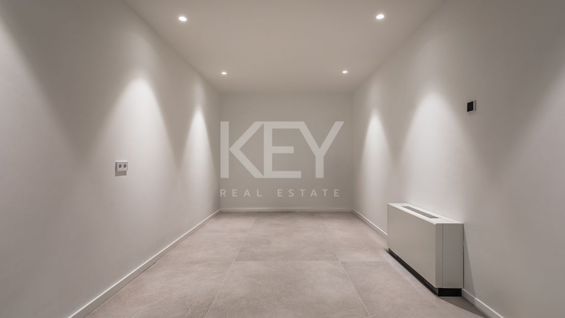 Elegante Villa reformada con vistas al mar en El Madroñal, Benahavís