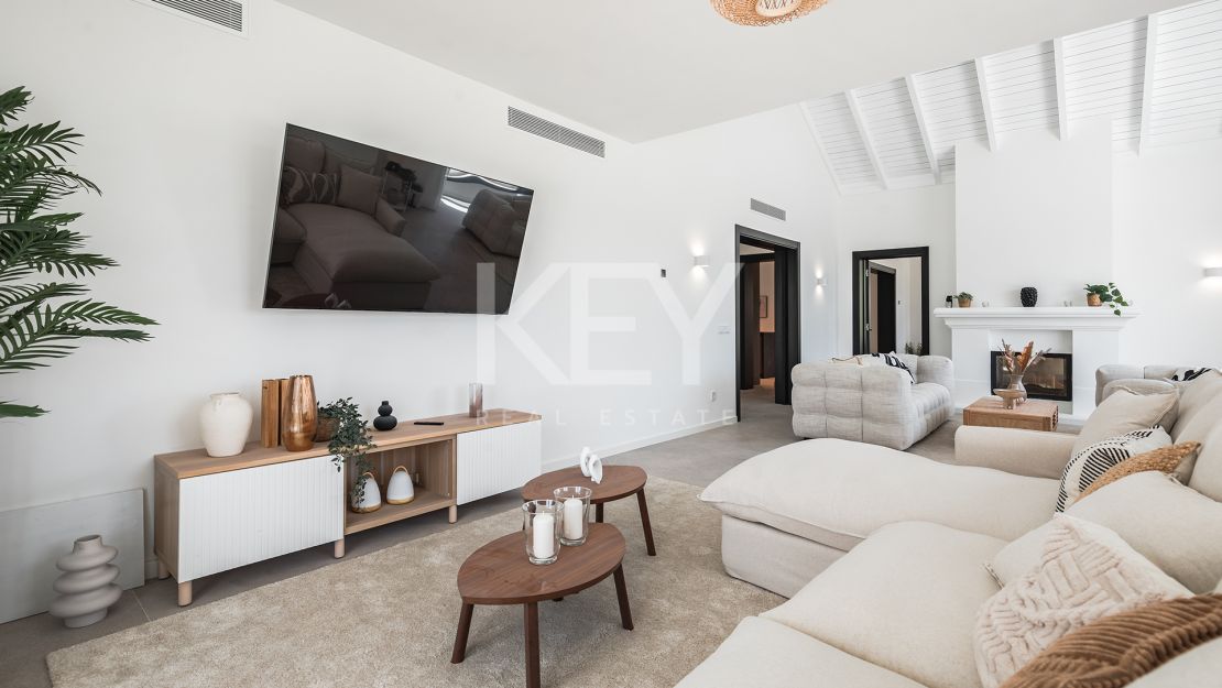 Elegante Villa reformada con vistas al mar en El Madroñal, Benahavís