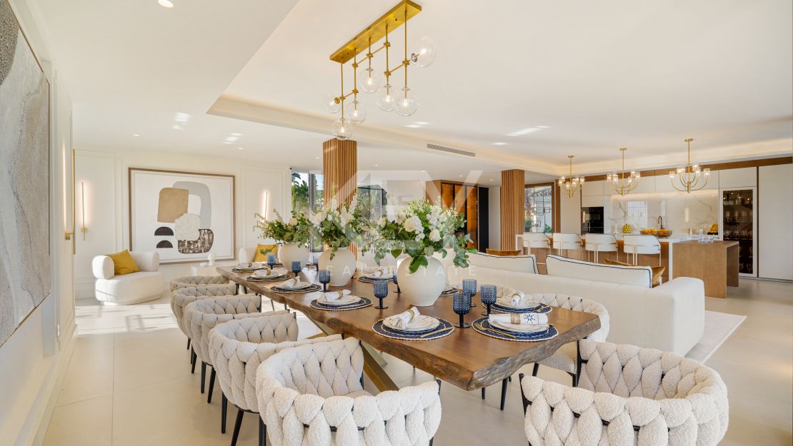 Villa contemporánea de lujo en primera línea de golf en Los Naranjos, Nueva Andalucía