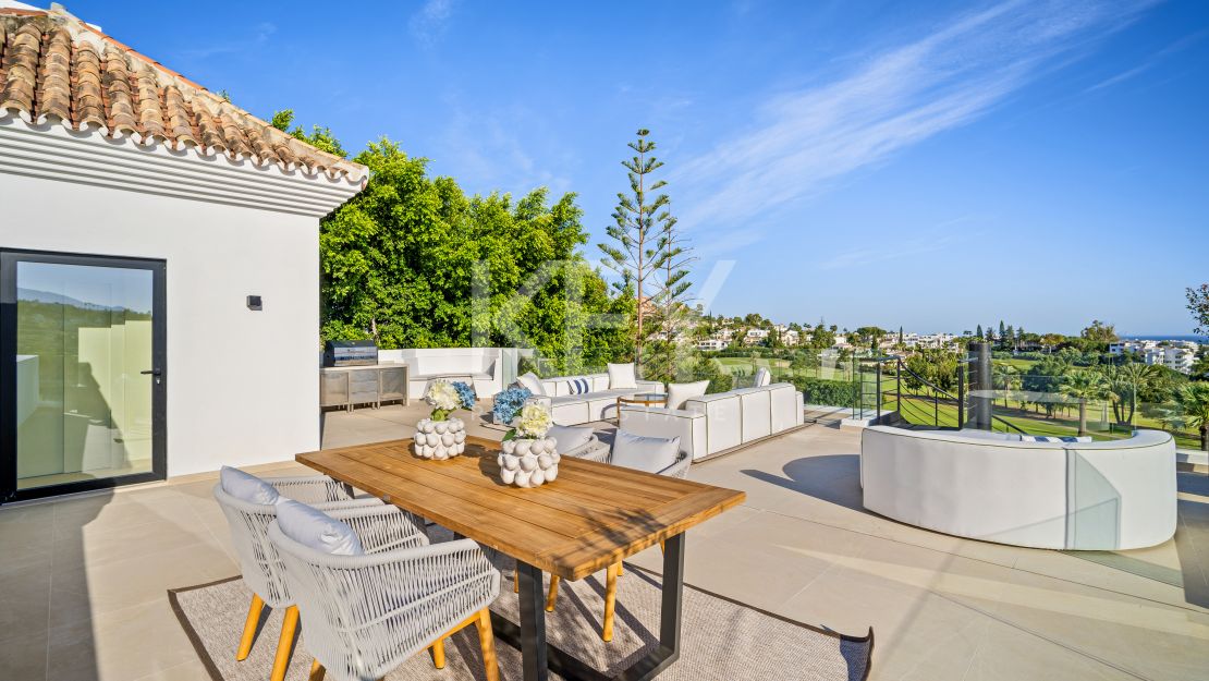 Villa contemporánea de lujo en primera línea de golf en Los Naranjos, Nueva Andalucía