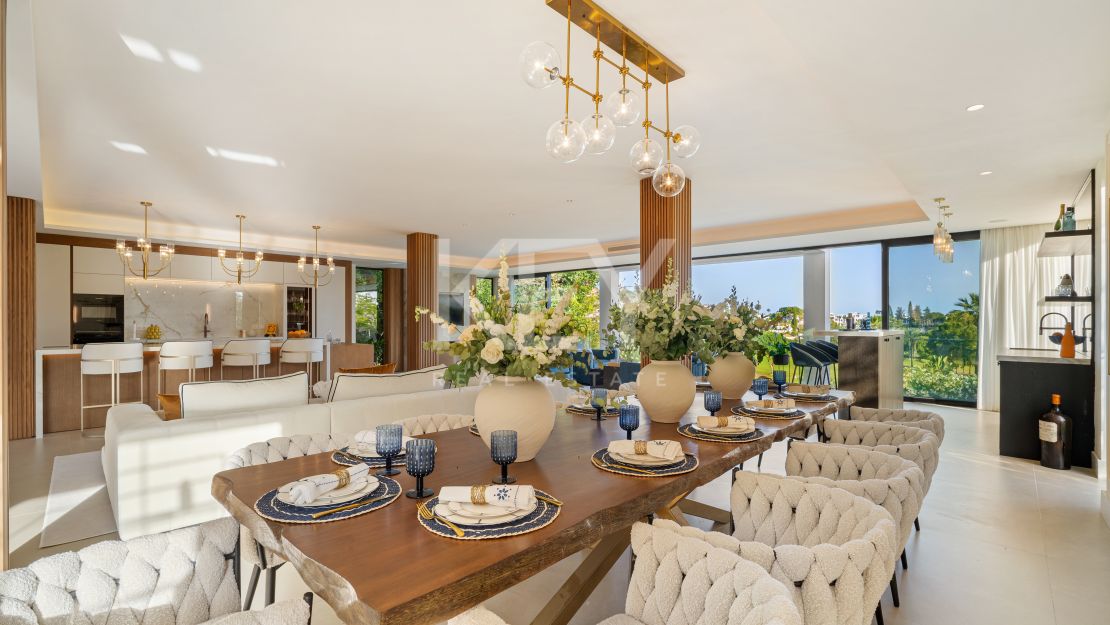 Villa contemporánea de lujo en primera línea de golf en Los Naranjos, Nueva Andalucía
