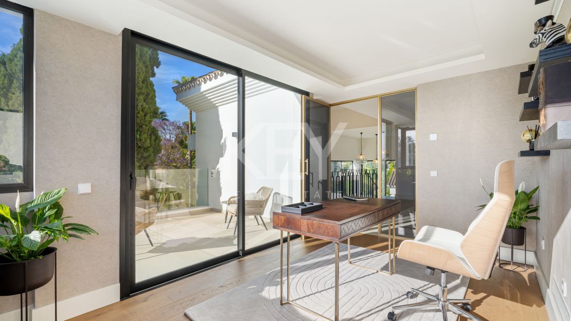 Villa contemporánea de lujo en primera línea de golf en Los Naranjos, Nueva Andalucía